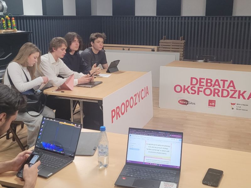 debata4