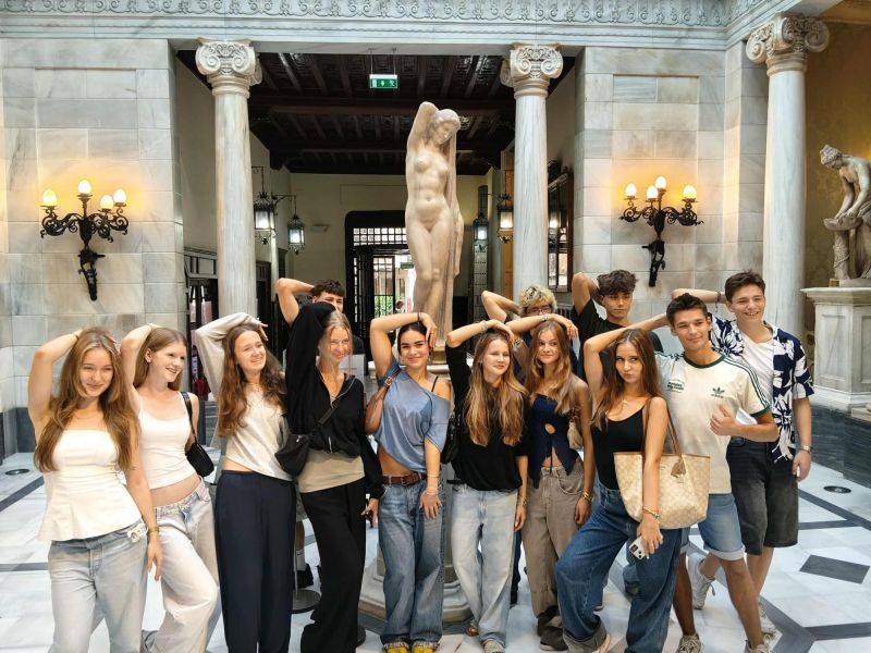 557081125 1394841975978106 n